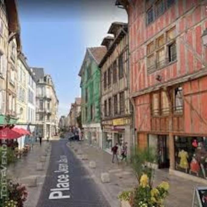 Cocoon Standing - Coeur Historique De Troyes Exterior foto